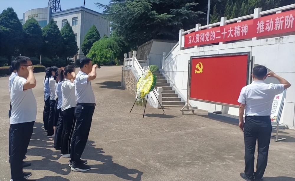 领悟伟大抗战精神内涵